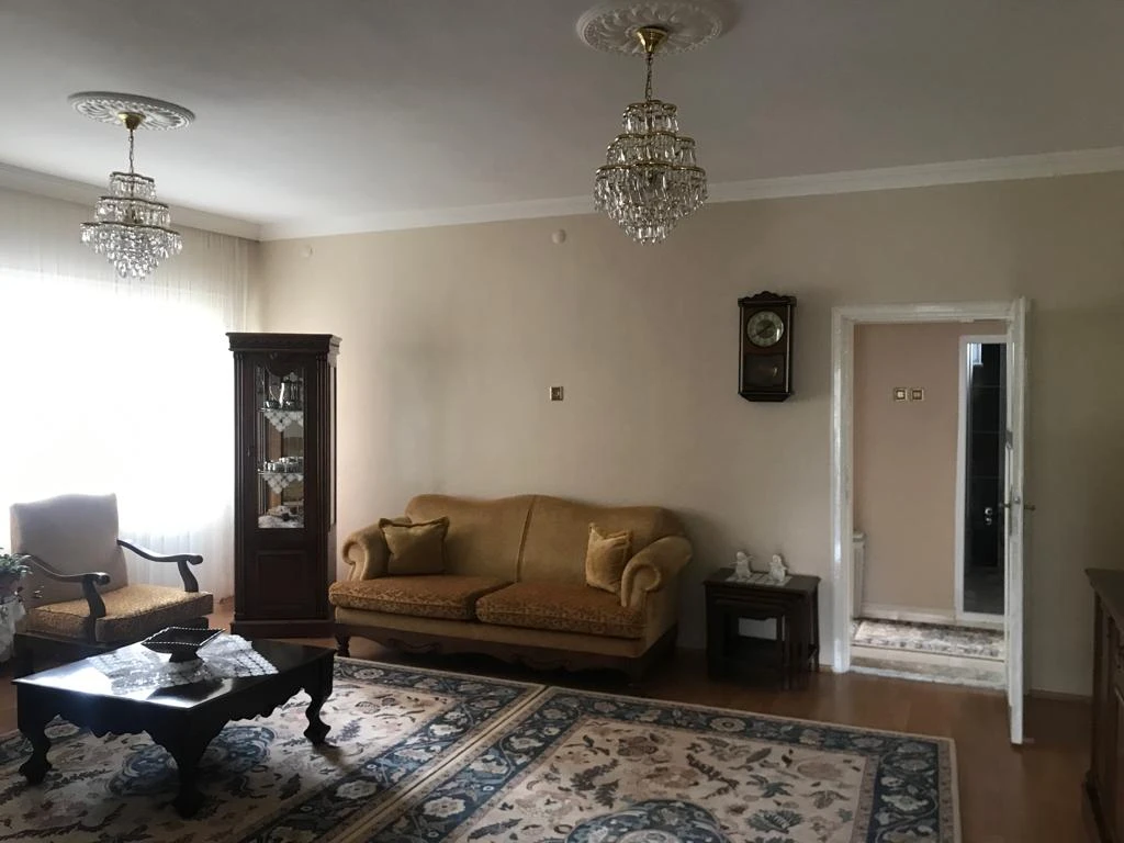 Erzincan Merkez’de Konumlu Üzerinde Mesken Kullanımlı Bina Bulunan Arsa