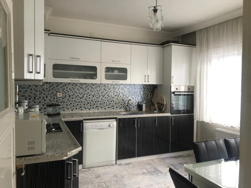 Erzincan Merkez’de Konumlu Üzerinde Mesken Kullanımlı Bina Bulunan Arsa